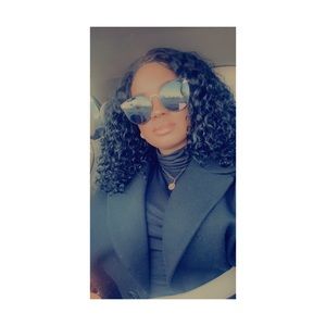 Meet your Posher, Carla